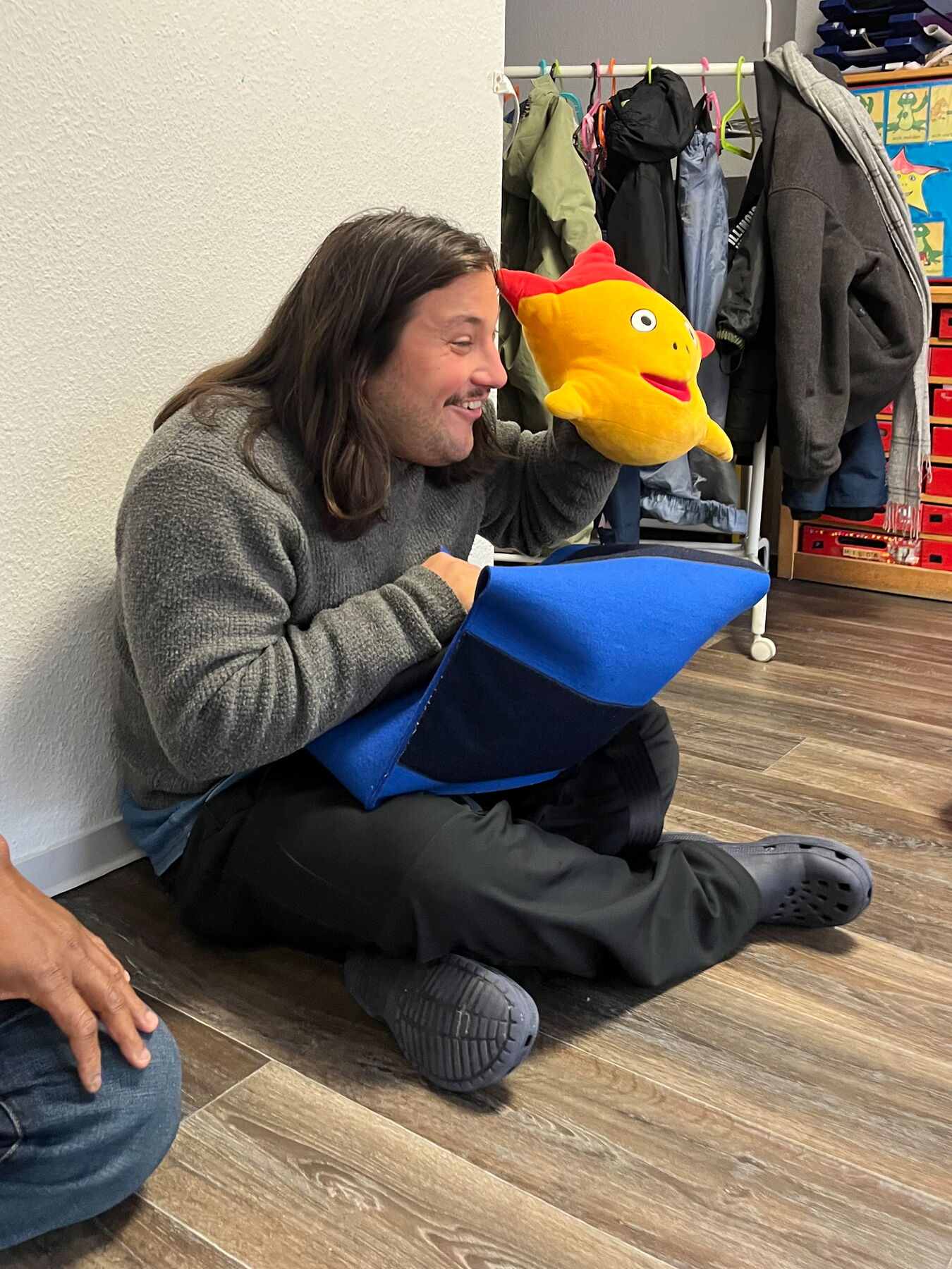 Kindertheater mit dem Kleinen Stern als Handpuppe